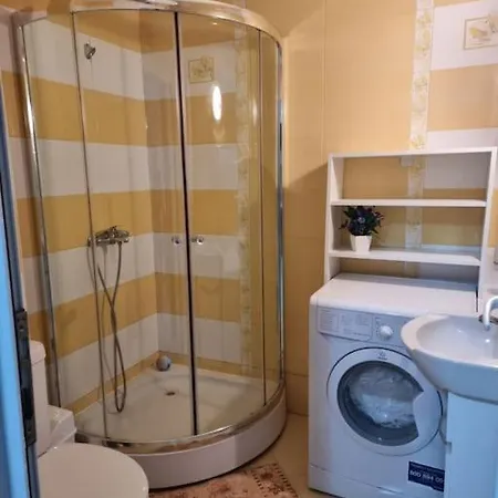 Domus Spacious Апартамент *